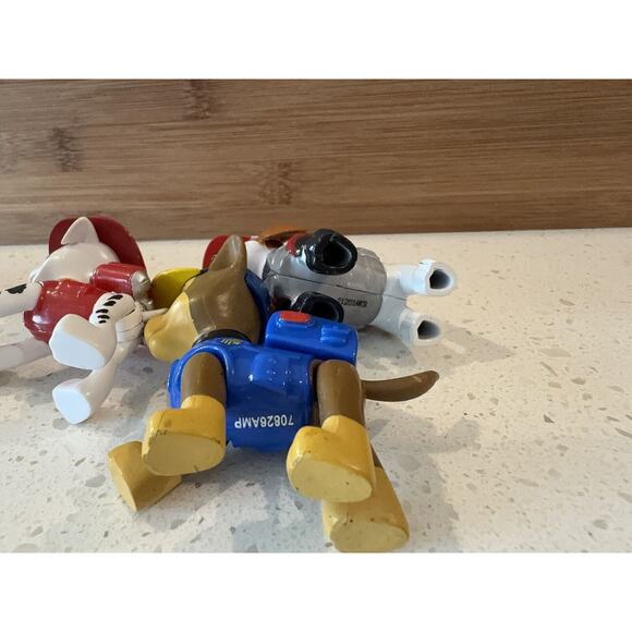 Paw Patrol Tracker Vehicle Cruiser Truck Jungle Jeep w/ 3 Rescue Heroes - Picture 10 of 11